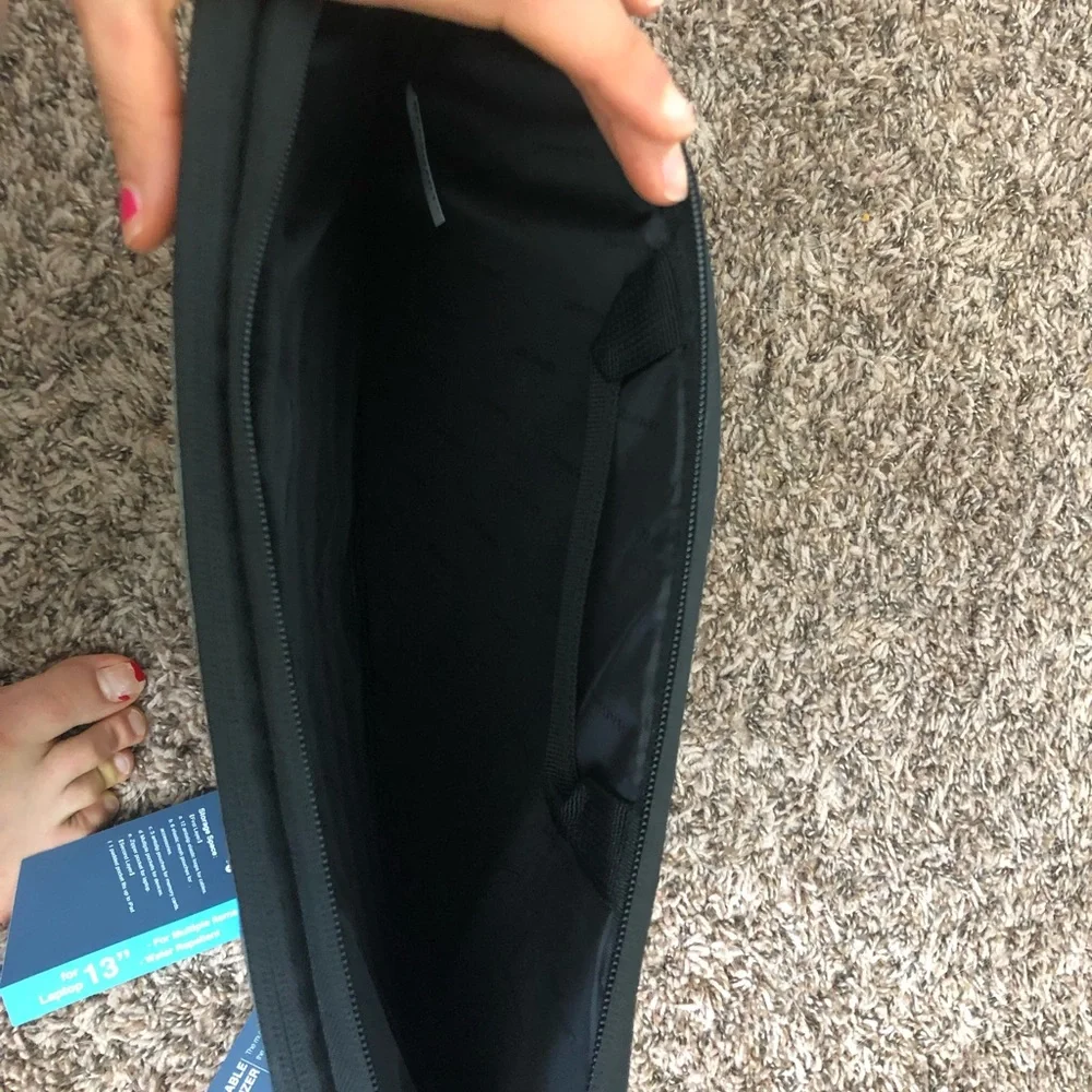NWT Bagsmart Laptop Carrying Case